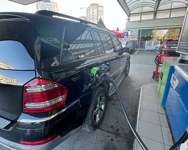 Черный Мерседес ГЛ-класс, объемом двигателя 4.66 л и пробегом 230 тыс. км за 11500 $, фото 1 на Automoto.ua