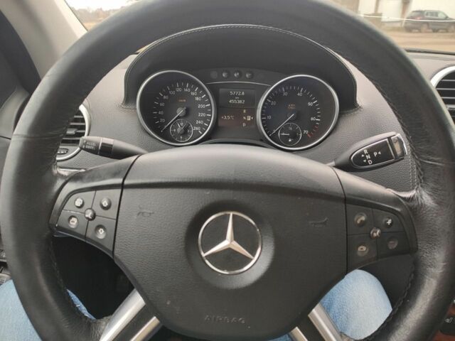 Чорний Мерседес ГЛ-Клас, об'ємом двигуна 4.7 л та пробігом 455 тис. км за 12000 $, фото 13 на Automoto.ua