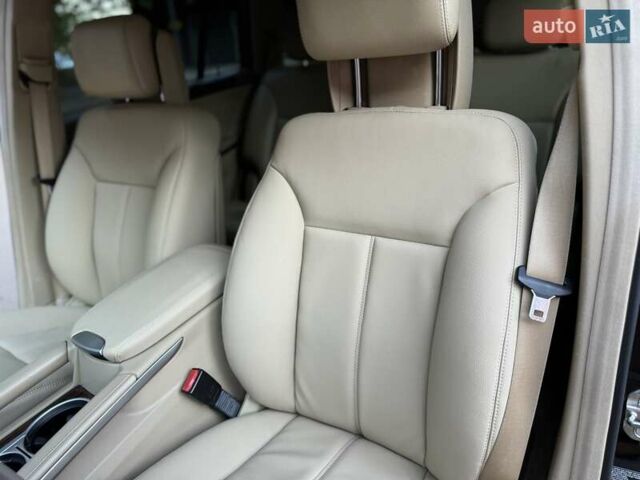 Черный Мерседес ГЛ-класс, объемом двигателя 5.46 л и пробегом 227 тыс. км за 10000 $, фото 30 на Automoto.ua