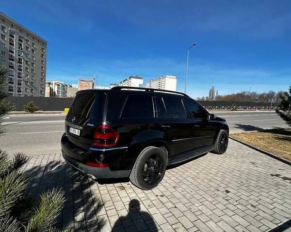 Черный Мерседес ГЛ-класс, объемом двигателя 4.7 л и пробегом 309 тыс. км за 11500 $, фото 1 на Automoto.ua