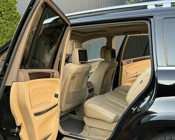 Черный Мерседес ГЛ-класс, объемом двигателя 5.46 л и пробегом 227 тыс. км за 10000 $, фото 45 на Automoto.ua