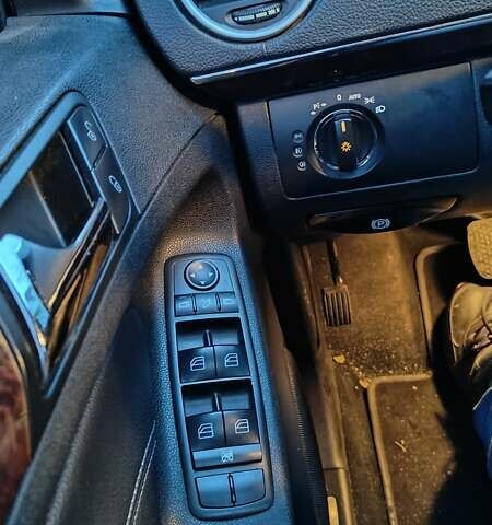 Чорний Мерседес ГЛ-Клас, об'ємом двигуна 4.66 л та пробігом 318 тис. км за 8900 $, фото 15 на Automoto.ua