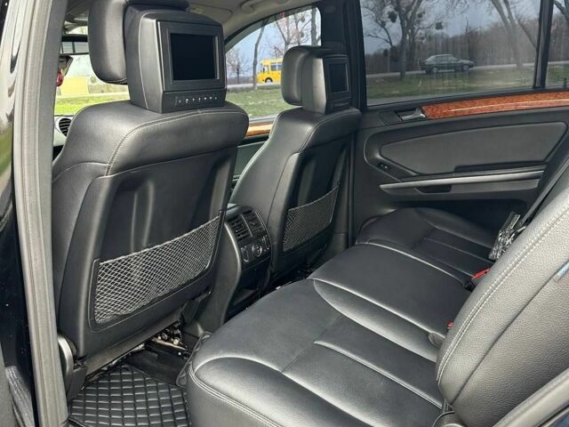 Чорний Мерседес ГЛ-Клас, об'ємом двигуна 4.7 л та пробігом 3 тис. км за 14000 $, фото 3 на Automoto.ua