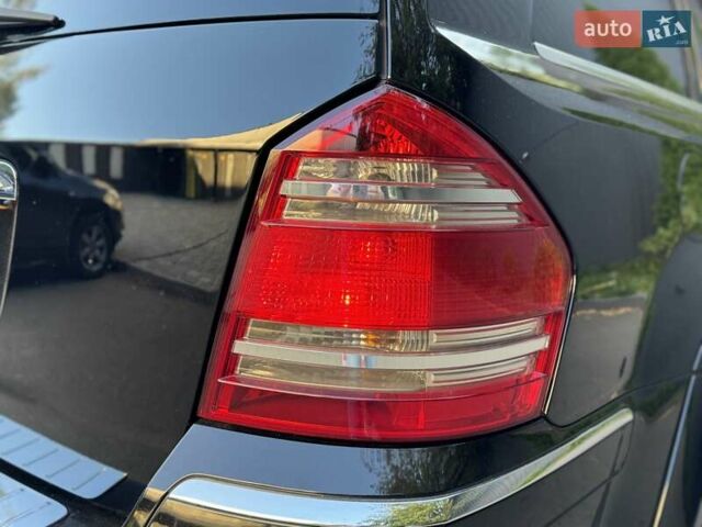 Черный Мерседес ГЛ-класс, объемом двигателя 5.46 л и пробегом 227 тыс. км за 10000 $, фото 19 на Automoto.ua