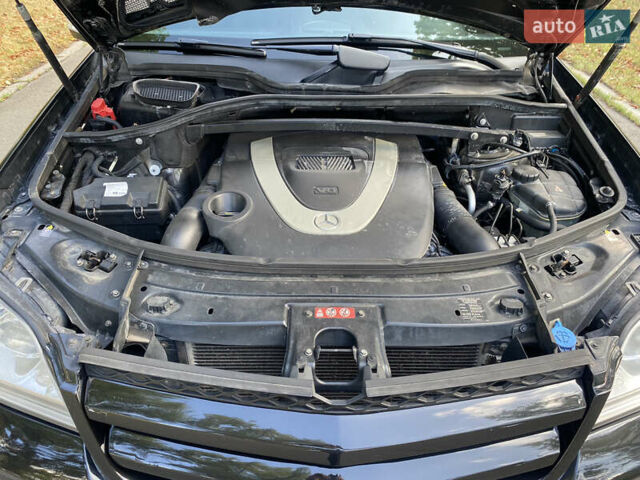 Черный Мерседес ГЛ-класс, объемом двигателя 5.46 л и пробегом 127 тыс. км за 16000 $, фото 14 на Automoto.ua