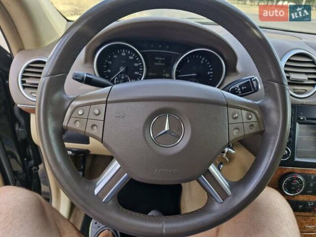 Мерседес ГЛ-класс 2008 в Николаеве на Automoto.ua Черный Мерседес ГЛ-класс, объемом двигателя 2.99 л и пробегом 360 тыс. км за 12999 $, фото 17 на Automoto.ua