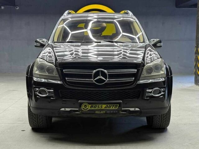 Черный Мерседес ГЛ-класс, объемом двигателя 4.7 л и пробегом 400 тыс. км за 10800 $, фото 1 на Automoto.ua