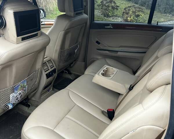 Черный Мерседес ГЛ-класс, объемом двигателя 4.66 л и пробегом 365 тыс. км за 8900 $, фото 3 на Automoto.ua