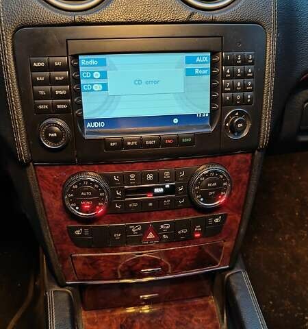 Чорний Мерседес ГЛ-Клас, об'ємом двигуна 4.66 л та пробігом 318 тис. км за 8900 $, фото 12 на Automoto.ua