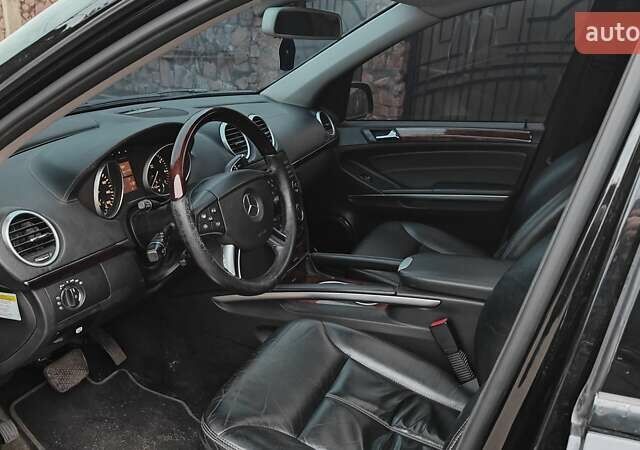 Чорний Мерседес ГЛ-Клас, об'ємом двигуна 4.66 л та пробігом 318 тис. км за 8900 $, фото 10 на Automoto.ua