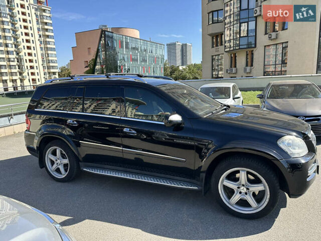 Черный Мерседес ГЛ-класс, объемом двигателя 4.66 л и пробегом 249 тыс. км за 12499 $, фото 1 на Automoto.ua