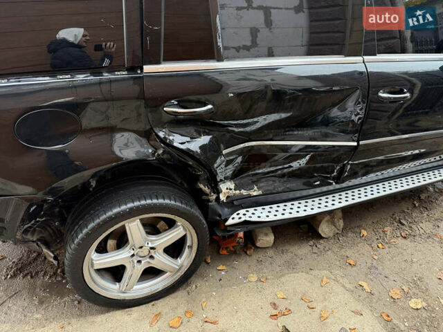 Черный Мерседес ГЛ-класс, объемом двигателя 5.46 л и пробегом 240 тыс. км за 6500 $, фото 2 на Automoto.ua