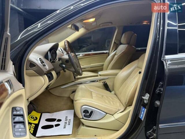Мерседес ГЛ-класс 2008 в Черновцах на Automoto.ua Черный Мерседес ГЛ-класс, объемом двигателя 4.66 л и пробегом 400 тыс. км за 10800 $, фото 21 на Automoto.ua