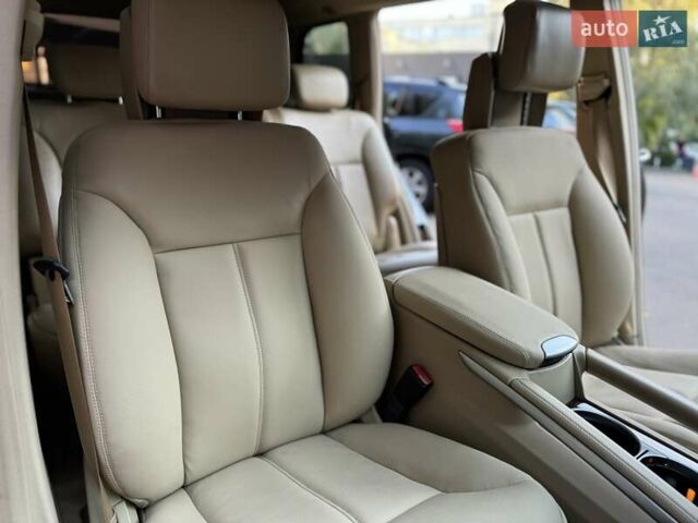 Черный Мерседес ГЛ-класс, объемом двигателя 5.46 л и пробегом 227 тыс. км за 10000 $, фото 57 на Automoto.ua