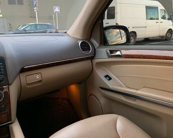 Мерседес ГЛ-класс 2008 в Боярка на Automoto.ua Черный Мерседес ГЛ-класс, объемом двигателя 5.46 л и пробегом 293 тыс. км за 12000 $, фото 12 на Automoto.ua