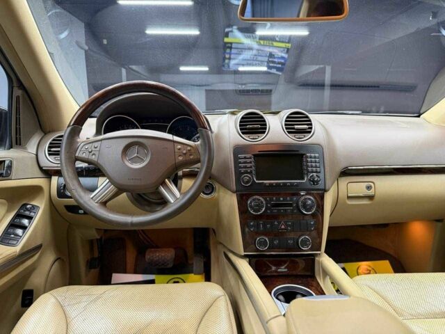 Черный Мерседес ГЛ-класс, объемом двигателя 4.7 л и пробегом 400 тыс. км за 10800 $, фото 13 на Automoto.ua