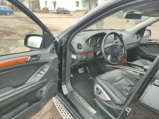 Чорний Мерседес ГЛ-Клас, об'ємом двигуна 4.7 л та пробігом 455 тис. км за 12000 $, фото 3 на Automoto.ua