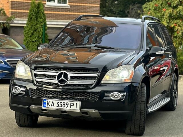 Черный Мерседес ГЛ-класс, объемом двигателя 4.7 л и пробегом 280 тыс. км за 13000 $, фото 1 на Automoto.ua