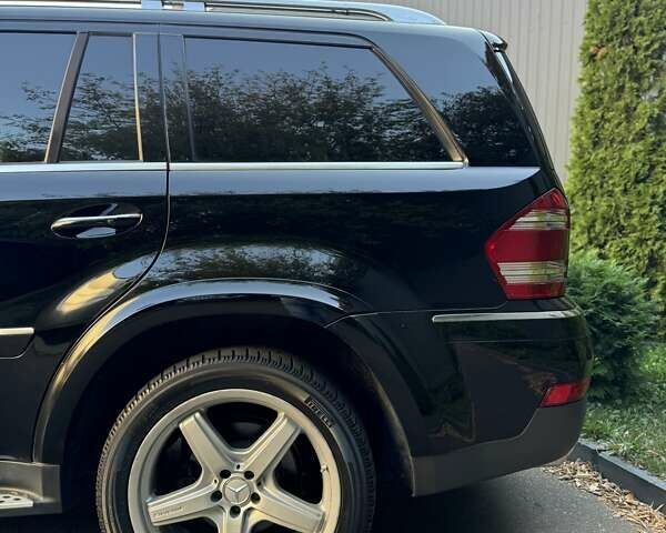 Черный Мерседес ГЛ-класс, объемом двигателя 5.46 л и пробегом 227 тыс. км за 10000 $, фото 16 на Automoto.ua