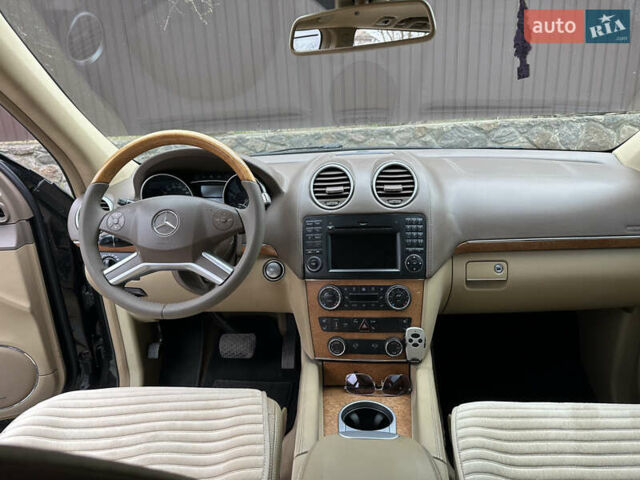 Черный Мерседес ГЛ-класс, объемом двигателя 4.7 л и пробегом 223 тыс. км за 14955 $, фото 31 на Automoto.ua