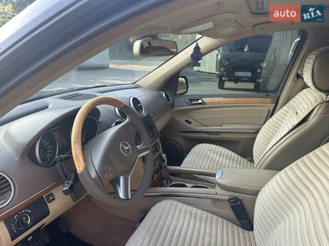 Черный Мерседес ГЛ-класс, объемом двигателя 4.7 л и пробегом 223 тыс. км за 14955 $, фото 28 на Automoto.ua