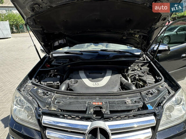 Черный Мерседес ГЛ-класс, объемом двигателя 4.7 л и пробегом 223 тыс. км за 14955 $, фото 34 на Automoto.ua