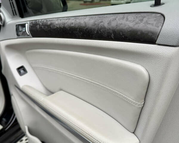 Чорний Мерседес ГЛ-Клас, об'ємом двигуна 4.66 л та пробігом 205 тис. км за 17000 $, фото 20 на Automoto.ua