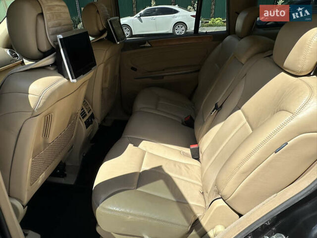 Черный Мерседес ГЛ-класс, объемом двигателя 4.7 л и пробегом 223 тыс. км за 14955 $, фото 36 на Automoto.ua