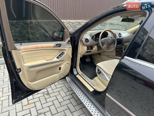 Черный Мерседес ГЛ-класс, объемом двигателя 4.7 л и пробегом 223 тыс. км за 14955 $, фото 30 на Automoto.ua