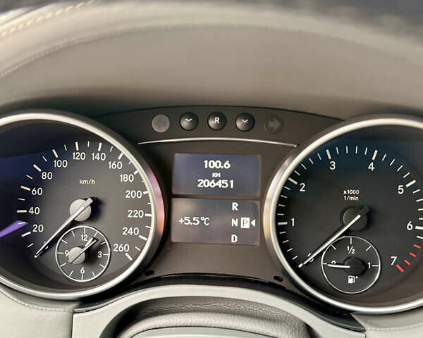 Чорний Мерседес ГЛ-Клас, об'ємом двигуна 4.66 л та пробігом 205 тис. км за 17000 $, фото 6 на Automoto.ua