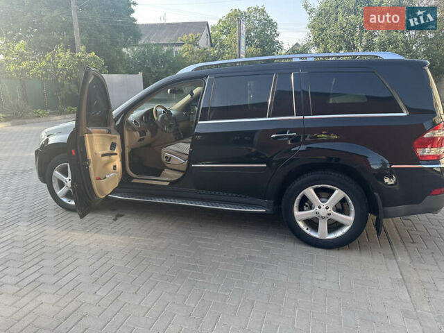 Черный Мерседес ГЛ-класс, объемом двигателя 4.7 л и пробегом 223 тыс. км за 14955 $, фото 18 на Automoto.ua