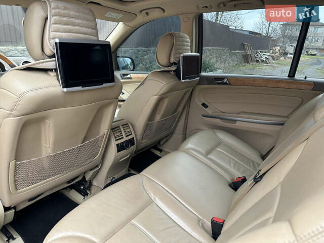 Черный Мерседес ГЛ-класс, объемом двигателя 4.7 л и пробегом 223 тыс. км за 14955 $, фото 32 на Automoto.ua