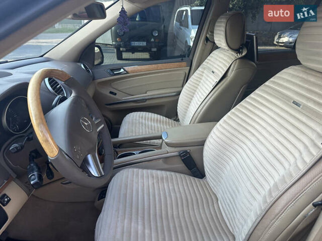 Черный Мерседес ГЛ-класс, объемом двигателя 4.7 л и пробегом 223 тыс. км за 14955 $, фото 5 на Automoto.ua