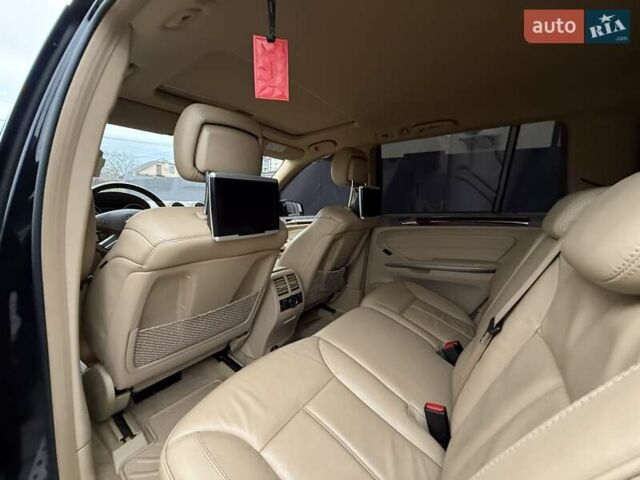 Черный Мерседес ГЛ-класс, объемом двигателя 5.46 л и пробегом 246 тыс. км за 14900 $, фото 31 на Automoto.ua