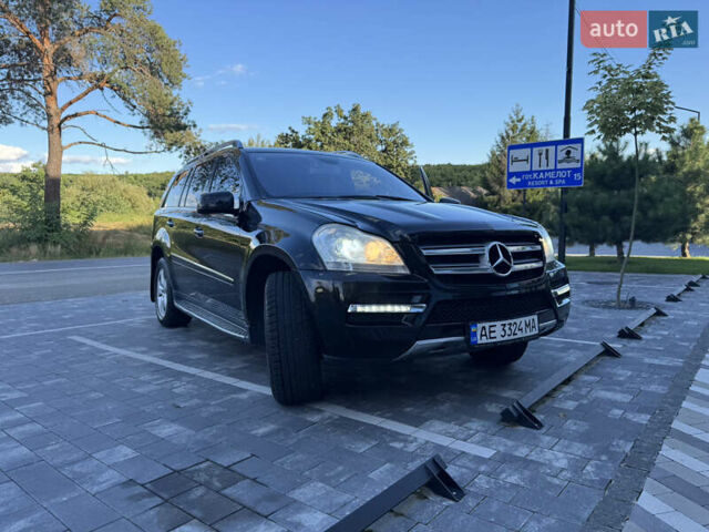 Чорний Мерседес ГЛ-Клас, об'ємом двигуна 5.46 л та пробігом 284 тис. км за 25000 $, фото 31 на Automoto.ua