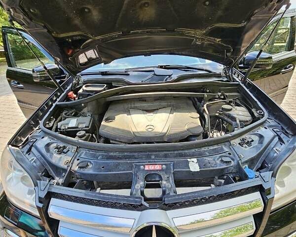 Мерседес ГЛ-Клас 2010 у Калуше на Automoto.ua Чорний Мерседес ГЛ-Клас, об'ємом двигуна 3 л та пробігом 320 тис. км за 15300 $, фото 13 на Automoto.ua