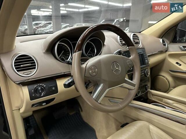 Черный Мерседес ГЛ-класс, объемом двигателя 5.46 л и пробегом 205 тыс. км за 16500 $, фото 17 на Automoto.ua