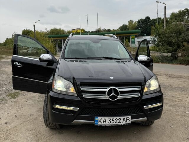 Черный Мерседес ГЛ-класс, объемом двигателя 4.7 л и пробегом 263 тыс. км за 20000 $, фото 1 на Automoto.ua
