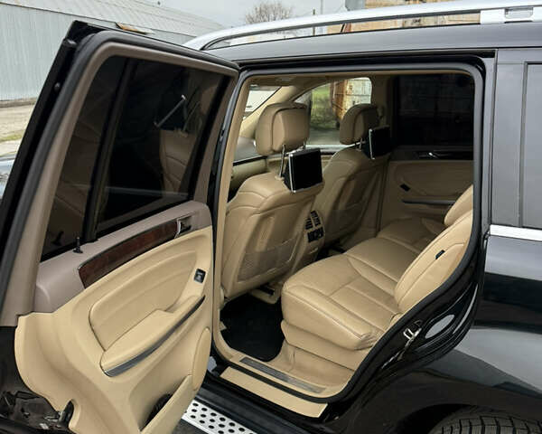 Чорний Мерседес ГЛ-Клас, об'ємом двигуна 4.66 л та пробігом 218 тис. км за 14999 $, фото 6 на Automoto.ua