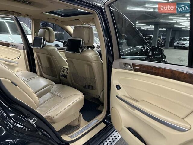 Черный Мерседес ГЛ-класс, объемом двигателя 5.46 л и пробегом 205 тыс. км за 16500 $, фото 27 на Automoto.ua