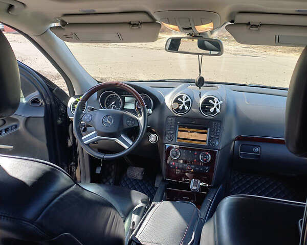 Чорний Мерседес ГЛ-Клас, об'ємом двигуна 5.46 л та пробігом 177 тис. км за 16600 $, фото 5 на Automoto.ua