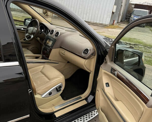 Чорний Мерседес ГЛ-Клас, об'ємом двигуна 4.66 л та пробігом 218 тис. км за 14999 $, фото 5 на Automoto.ua