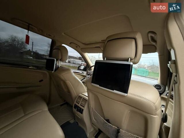 Черный Мерседес ГЛ-класс, объемом двигателя 5.46 л и пробегом 246 тыс. км за 14900 $, фото 26 на Automoto.ua