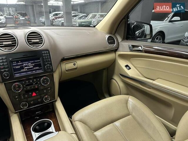 Черный Мерседес ГЛ-класс, объемом двигателя 5.46 л и пробегом 205 тыс. км за 16500 $, фото 37 на Automoto.ua