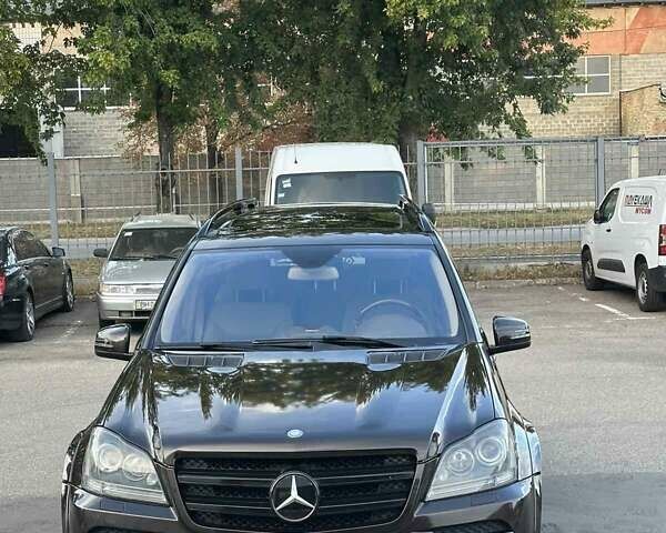 Черный Мерседес ГЛ-класс, объемом двигателя 5.46 л и пробегом 209 тыс. км за 19600 $, фото 1 на Automoto.ua