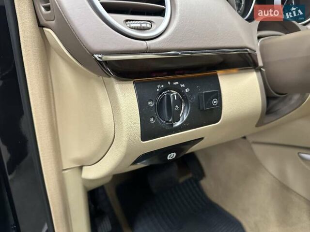 Черный Мерседес ГЛ-класс, объемом двигателя 5.46 л и пробегом 205 тыс. км за 16500 $, фото 20 на Automoto.ua