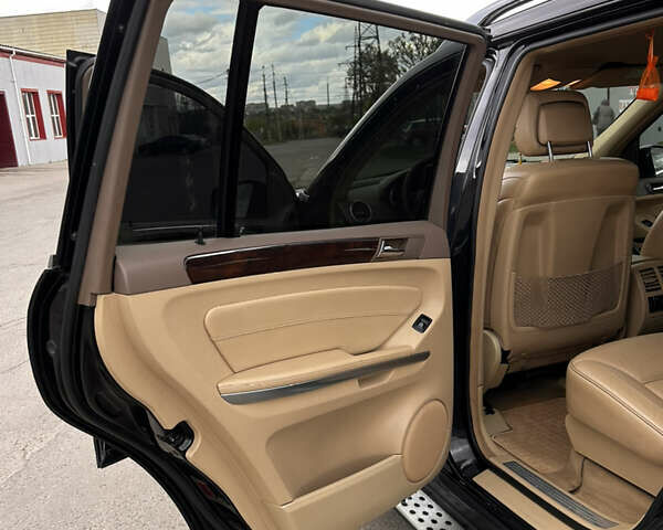 Мерседес ГЛ-Клас 2010 у Сумах на Automoto.ua Чорний Мерседес ГЛ-Клас, об'ємом двигуна 3 л та пробігом 154 тис. км за 14500 $, фото 12 на Automoto.ua