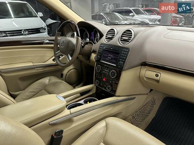 Черный Мерседес ГЛ-класс, объемом двигателя 5.46 л и пробегом 205 тыс. км за 16500 $, фото 34 на Automoto.ua