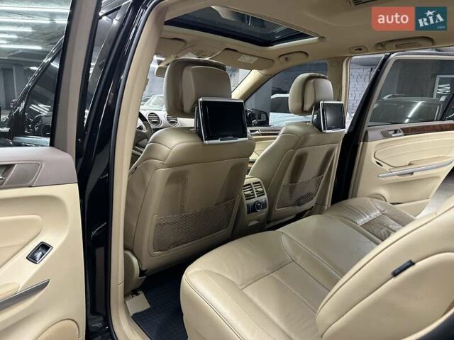 Черный Мерседес ГЛ-класс, объемом двигателя 5.46 л и пробегом 205 тыс. км за 16500 $, фото 22 на Automoto.ua