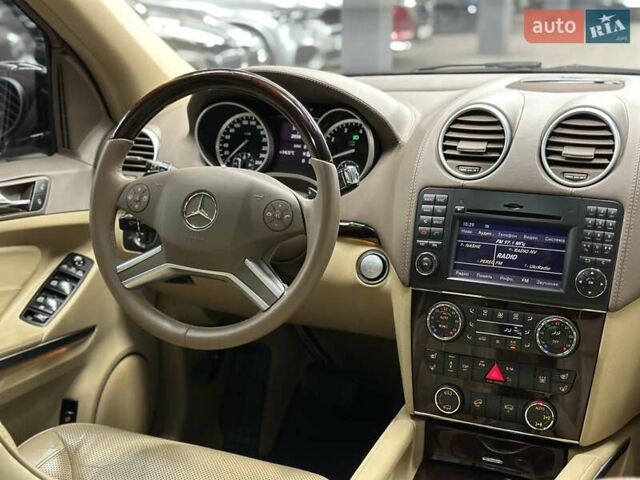 Черный Мерседес ГЛ-класс, объемом двигателя 5.46 л и пробегом 205 тыс. км за 16500 $, фото 35 на Automoto.ua